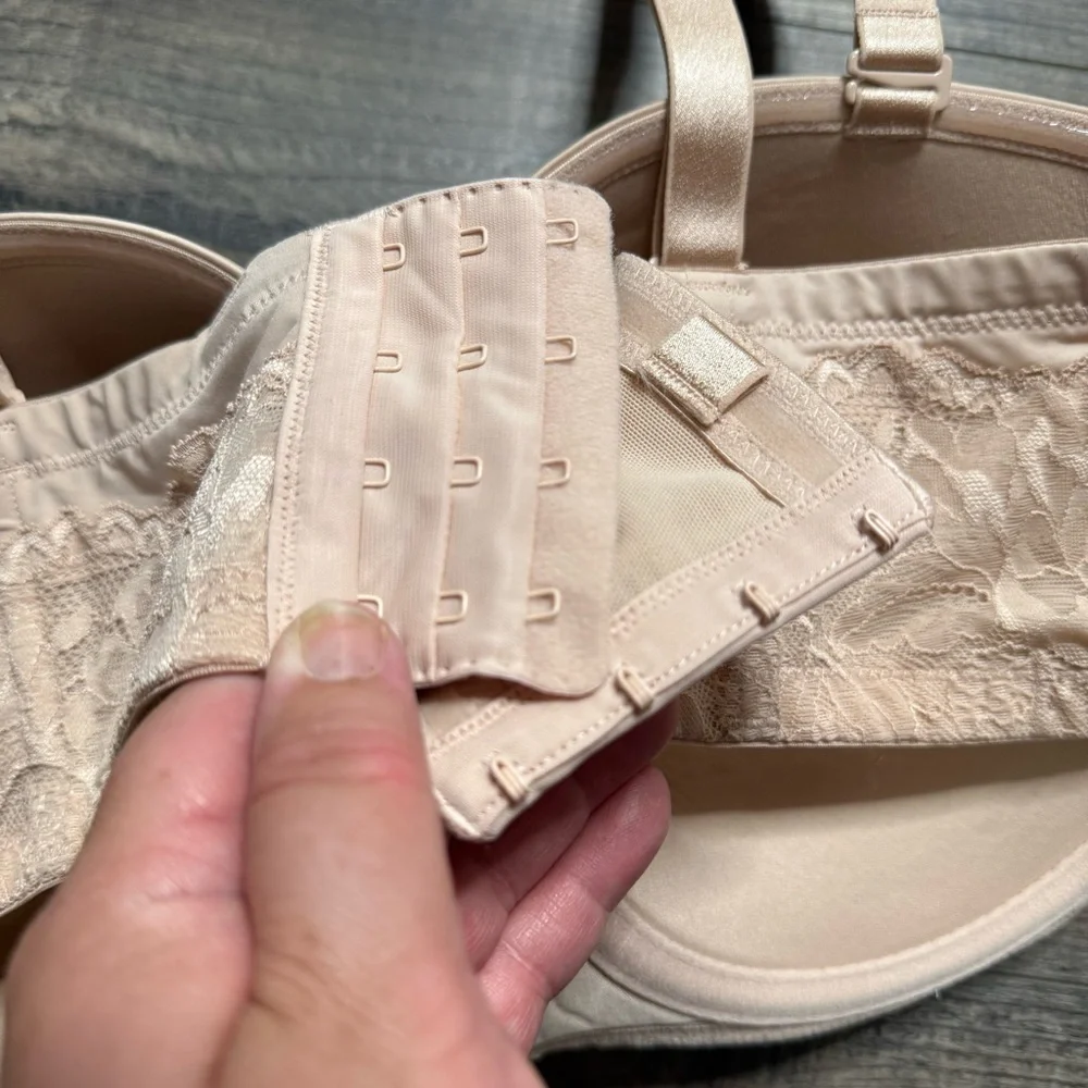 Torrid Wire Cream Lace Bra - Picture 8 of 14